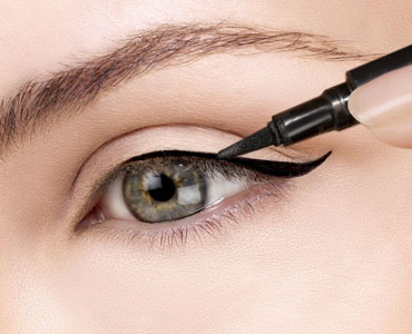 How to use the eyeliner